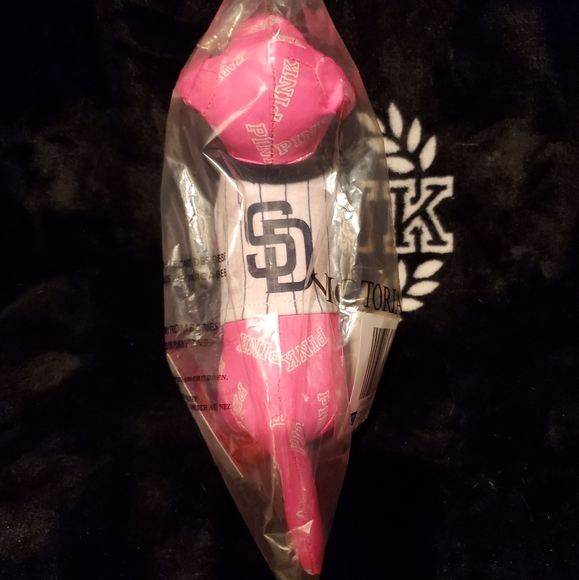 Vs/Pink: (MLB) *San Diego Padres* - Picture 2 of 3